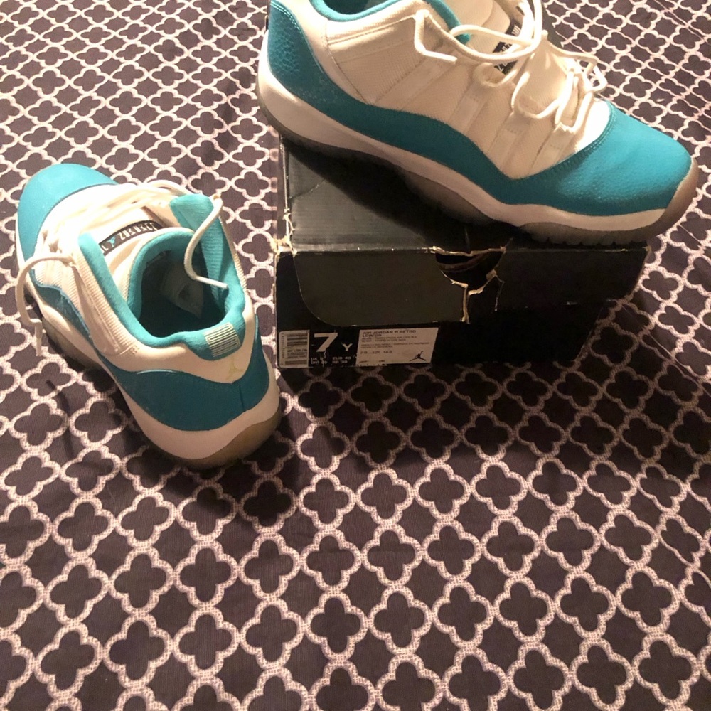 Air Jordan XI 11 Low Aqua Turbo Green 2013 Retro GS 580521-143 Sz 7Y W/Box